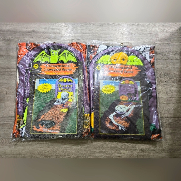 Lot of 2 Vintage 3D Halloween graveyard inflatable scenes - Picture 1 of 11